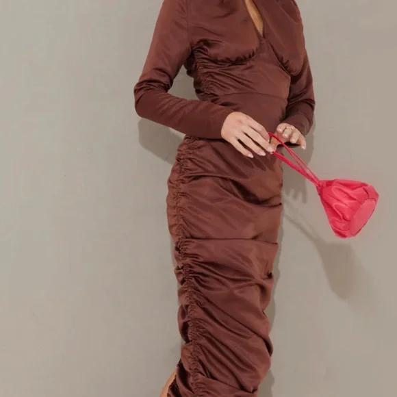 🌟SOLD PRETTYLITTLETHING Chocolate high neck underwire detail ruched midi 6 NEW - Picture 3 of 15